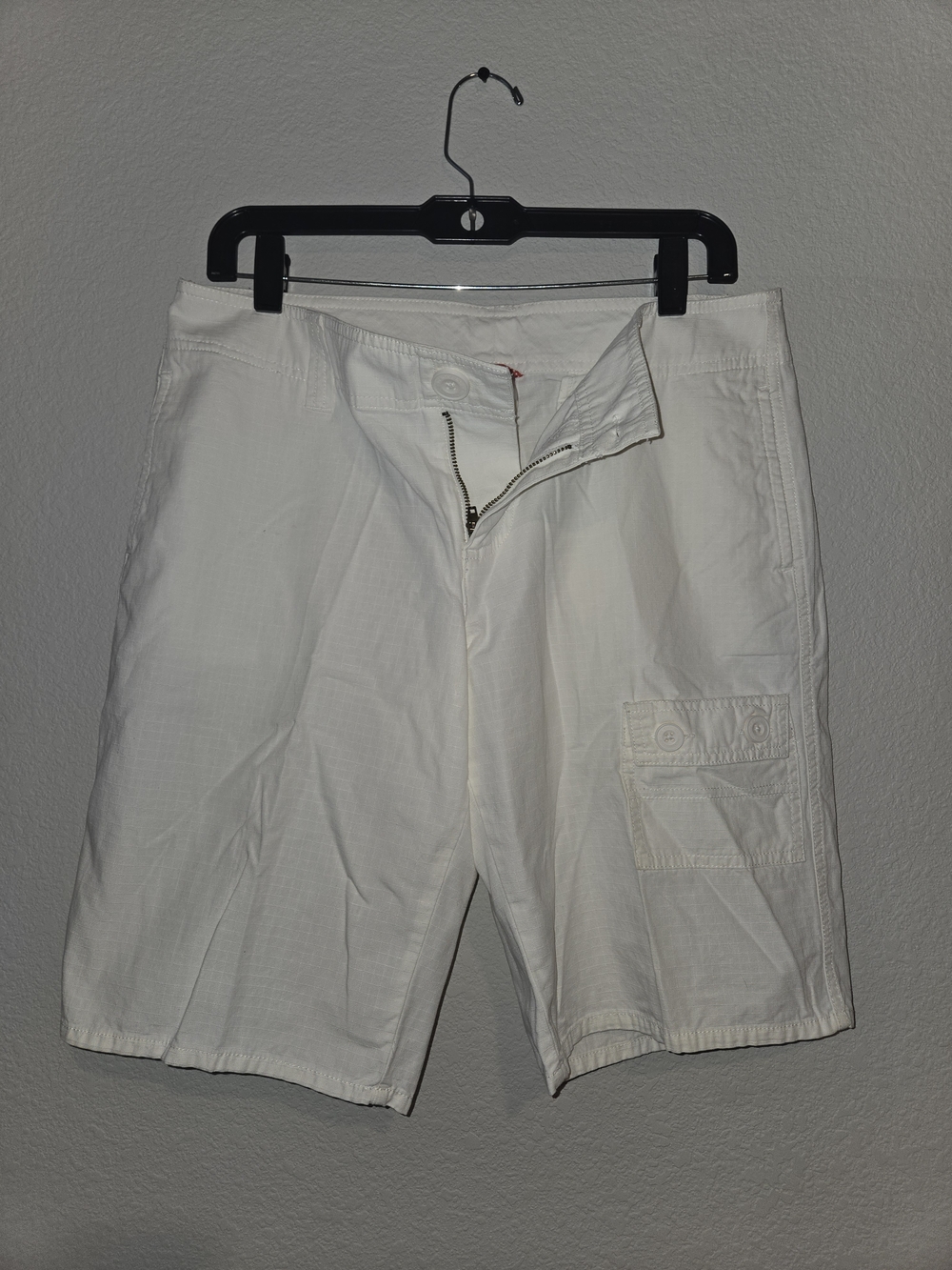 The North Face White Cotton Women's Cargo/Bermudu Shorts